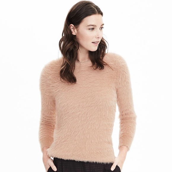 Banana Republic Blush Fuzzy Eyelash 